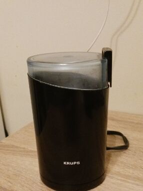KRUPS Fast Touch Black Electric Coffee Grinder with Translucent Lid